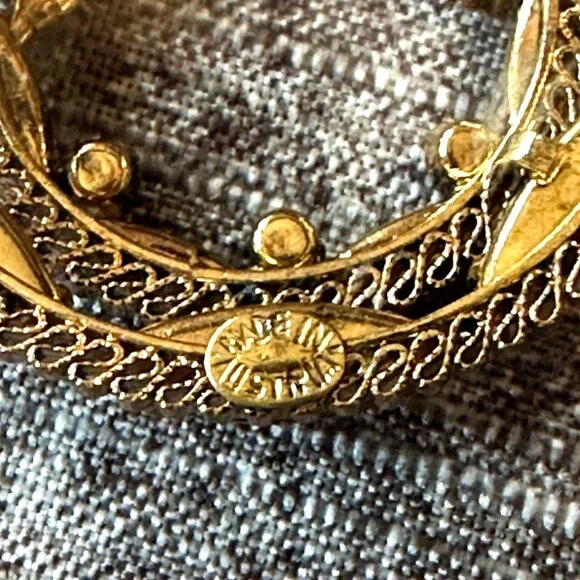 Vintage Made In Austria Gold-Tone Rhinestone & Amber Glass Circular Brooch Pin - Picture 3 of 6